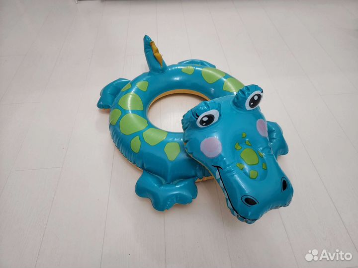 Надувной жилет и круг