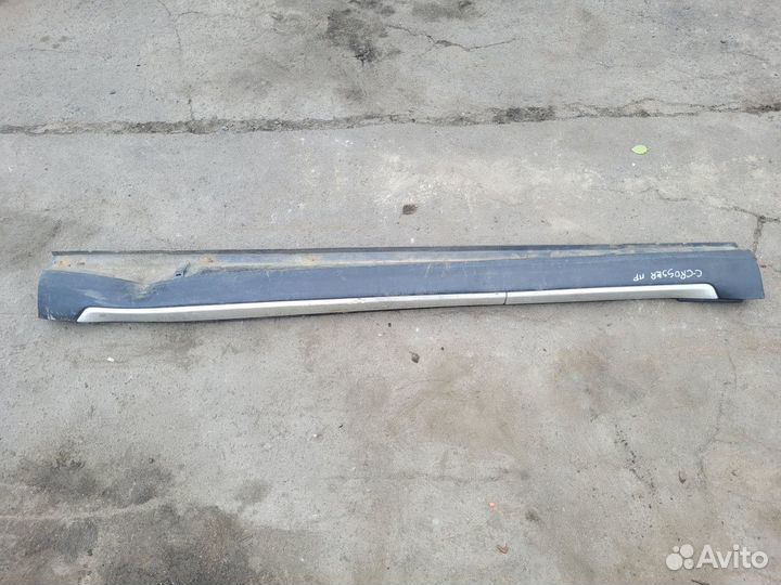 Накладка правого порога на Citroen C-Crosser