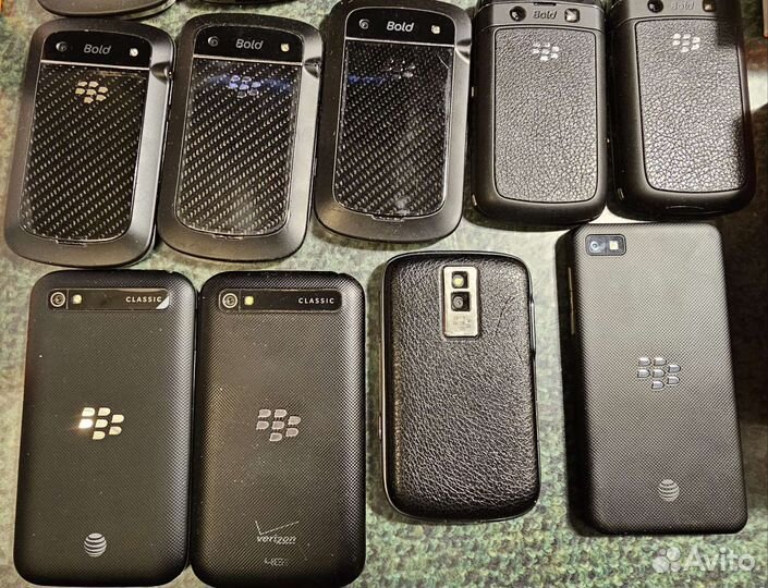 Смартфоны BlackBerry разные лот 14 шт