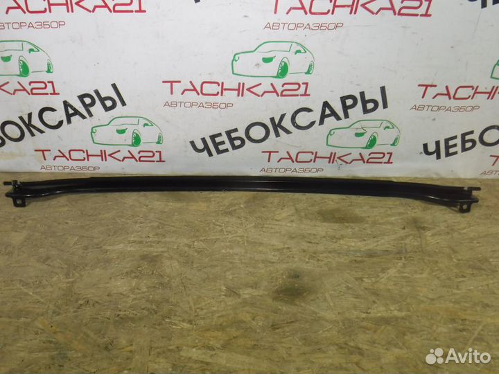 Усилитель переднего бампера нижний VW Jetta