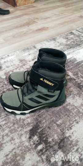 Зимние кроссовки adidas