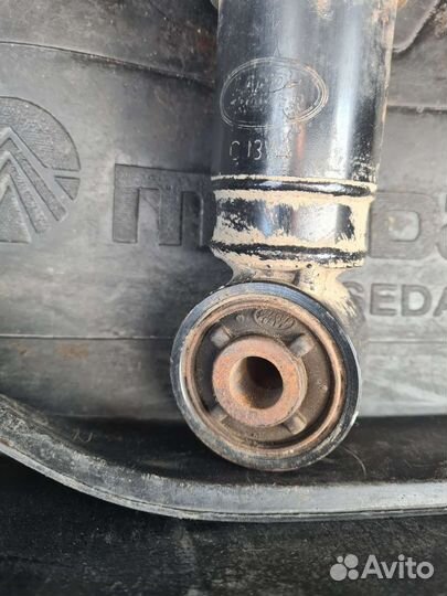 Пневмостойка задняя Land Rover Range Rover