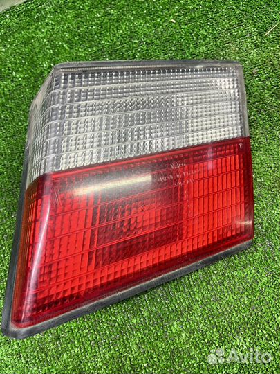 Фонарь в крышку багажника L R Primera p11 Nissan