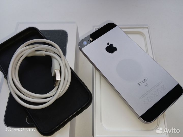 iPhone SE, 32 ГБ