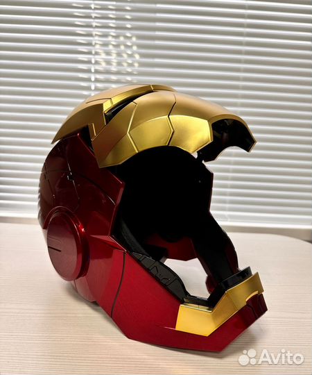 Шлем железного человека