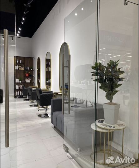 Парикмахер, бровист