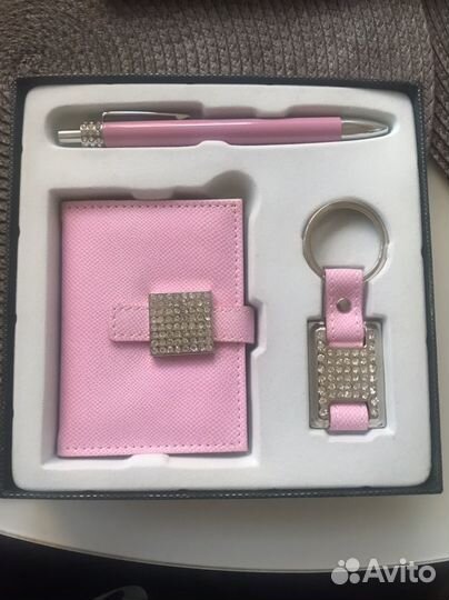 Подарочный набор (блокнот, ручка, брелок)