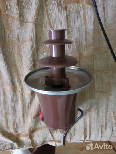 Шоколадный фонтан, фондю