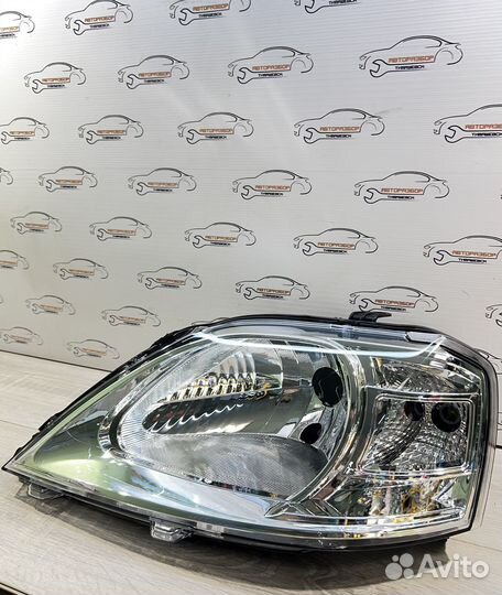 Передняя левая фара Лада Ларгус