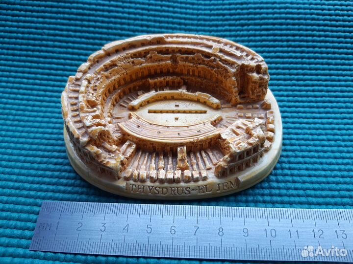 Сувенирный макет амфитеатра в Тунисе (г. Эль-Джем)