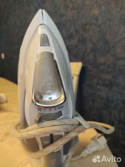 Утюг Bosch TDA7028210 на детали