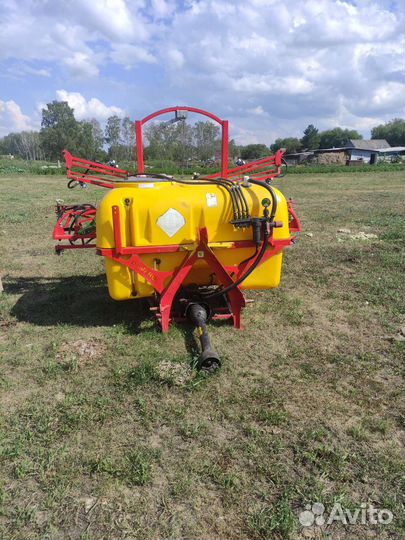 Опрыскиватель навесной 800