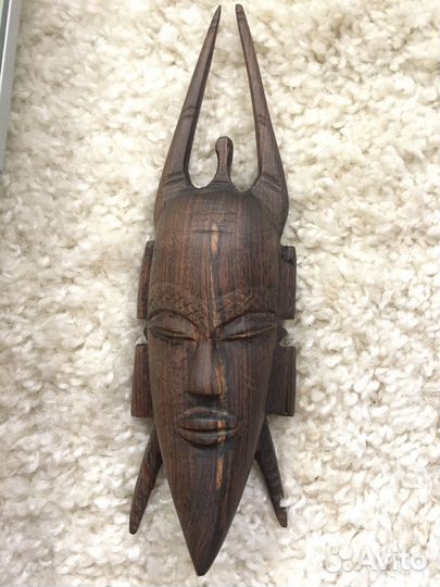 Маска африканская антикварная черное дерево