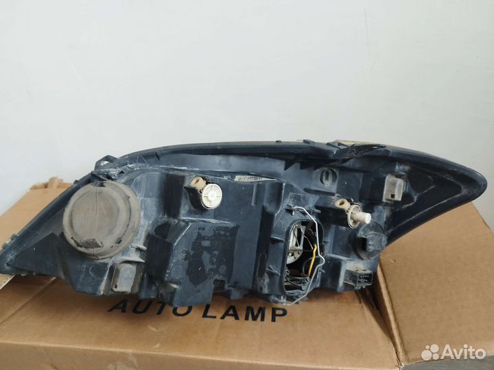 Фары на toyota corolla Е120