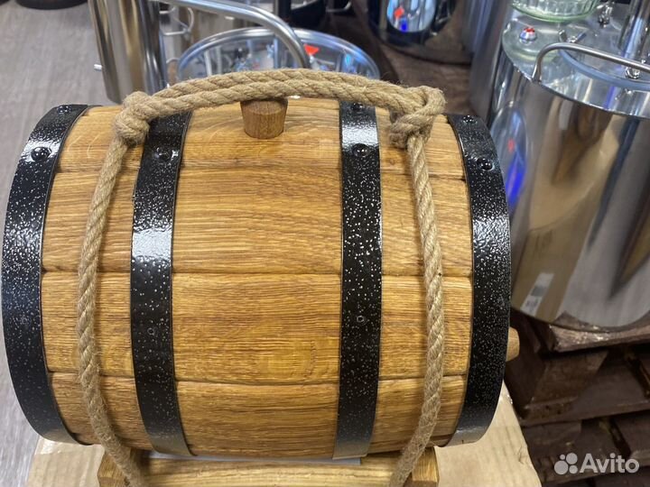 Бочка дубовая 5-10 литров, с подставкой