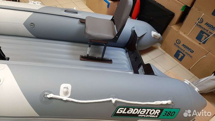 Лодка Gladiator E380 нднд