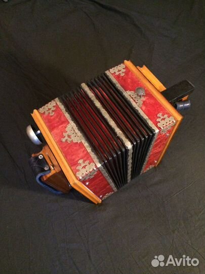 Гармонь саратовская в коробке