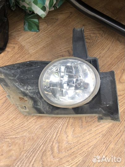 Противотуманная фара левая