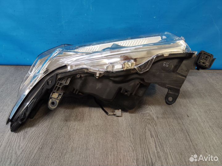 Фара левая Toyota Land Cruiser 200 2007