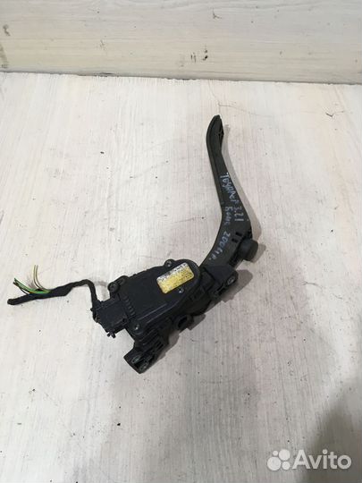 Педаль газа Фольксваген Тоуарег 3.2 AZZ 7L0723507A
