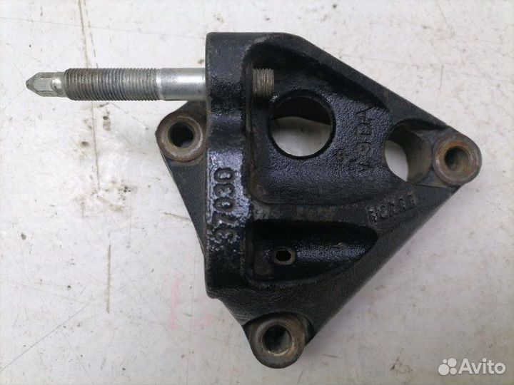 Кронштейн двигателя правый Toyota Avensis 3