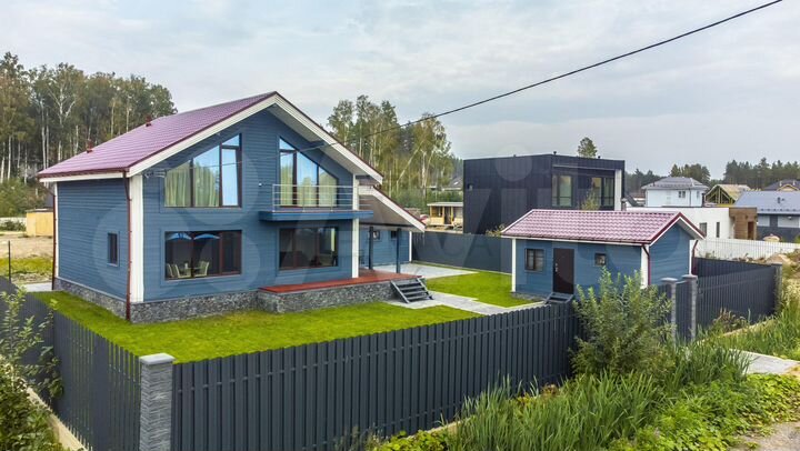 Дом 205 м² на участке 6,5 сот.