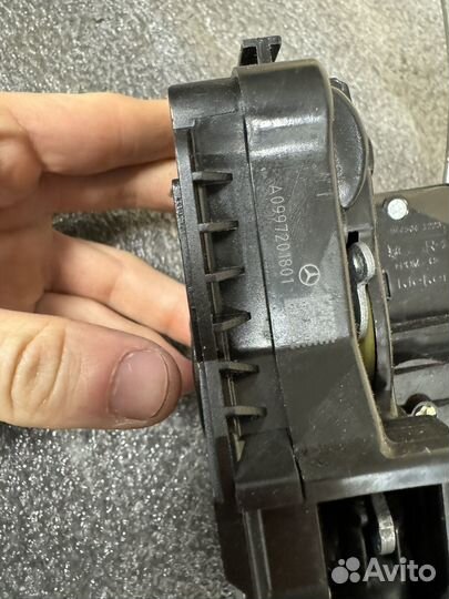 Замок с доводчиком передний правый GLE GLS W166