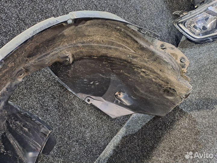 Подкрылок передний левый Renault Duster АКПП
