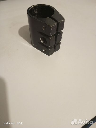 Зажим для трюкового самоката