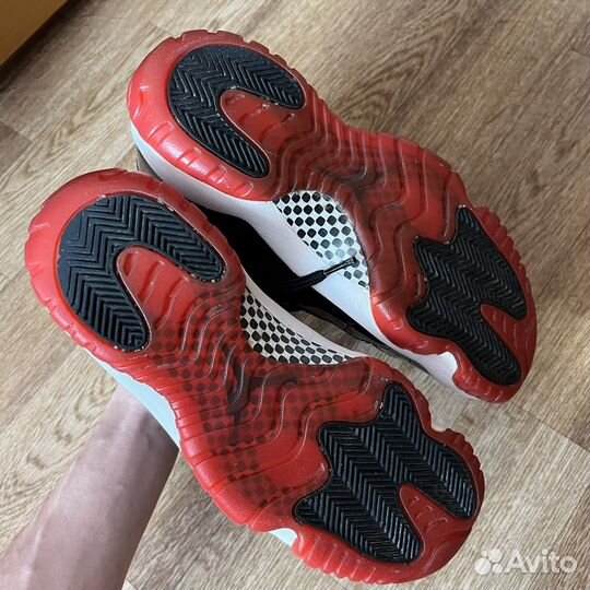 Air jordan 11 bred