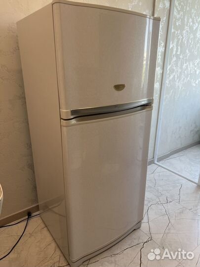 Холодильник sharp