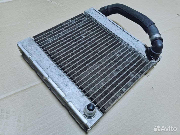 Радиатор доп. правый Мерседес A0995003203