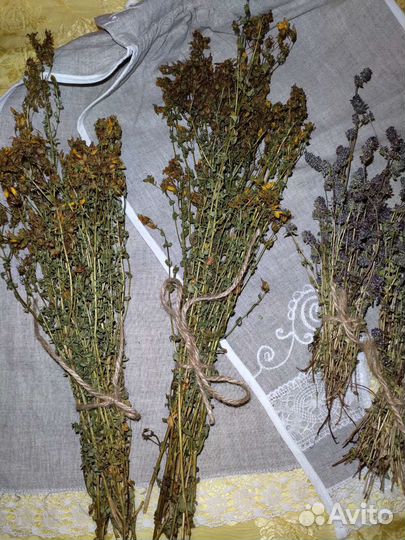 Чабрец, зверобой, в чай, сушеный.Вкусно и полезно