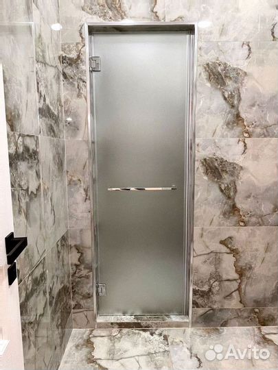 Стеклянная дверь по индивидуальным размерам