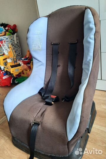 Автомобильное кресло