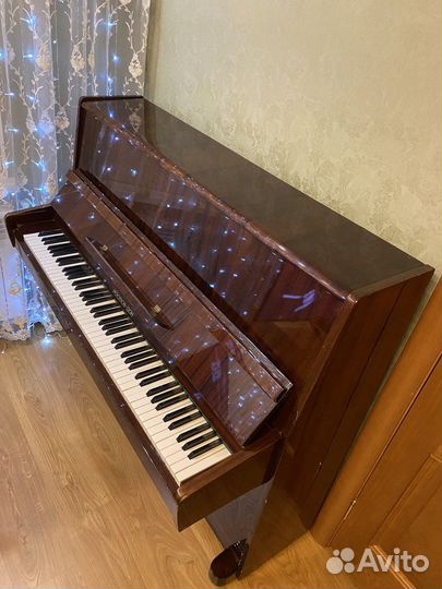 Пианино Ростов-Дон (3 педали)