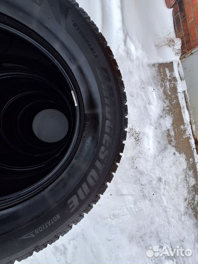 Bridgestone Ice Cruiser 7000 245/70 R16
