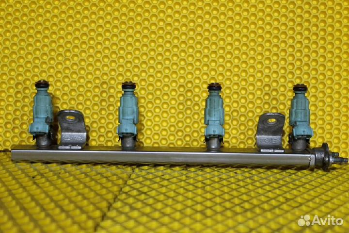 Рейка топливная (рампа) Kia Rio