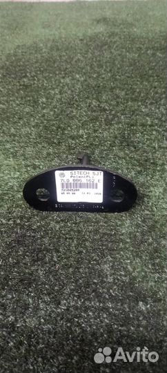 Замок спинки сиденья VW Touareg 2002-2010