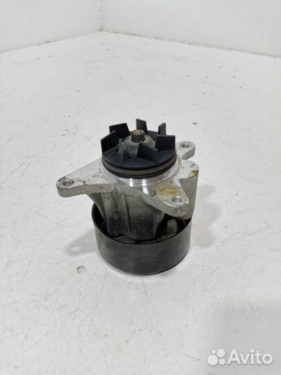 Водяная помпа Land Rover Discovery 4 рест. 2015