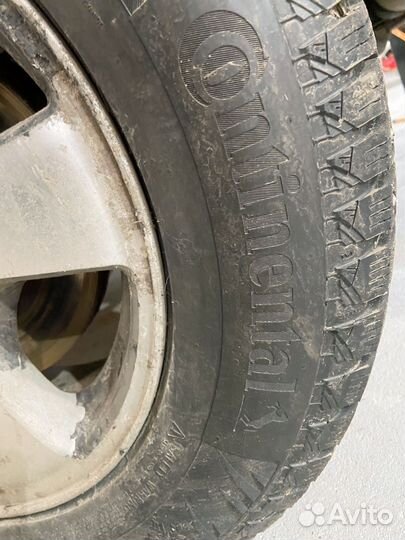 Continental IceContact 2 215/65 R16