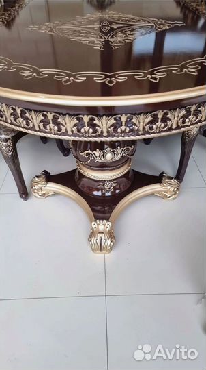 Стол обеденный