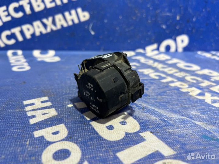 Моторчик заслонок отопителя Bmw E65 седан 2003