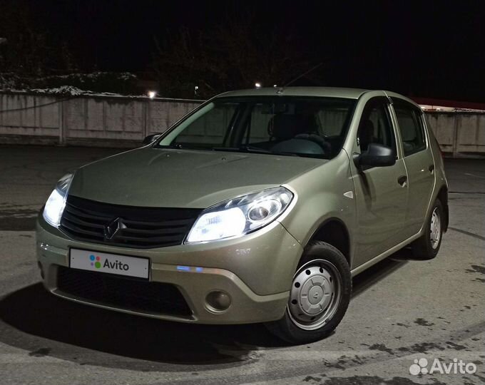 Renault Sandero 1.4 МТ, 2012, битый, 122 400 км