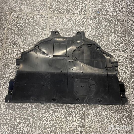 Пыльник двигателя (защита) пластик Mazda