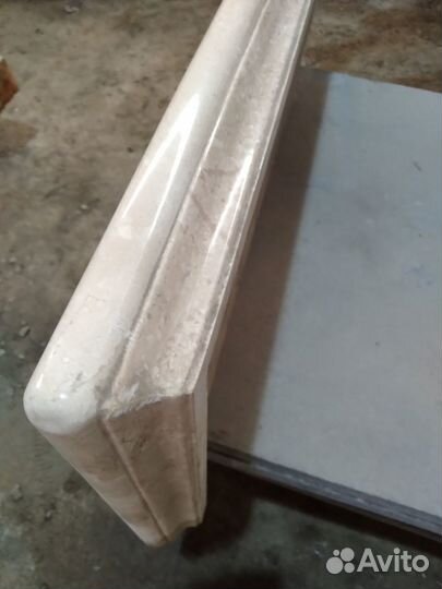 Мраморный подоконник