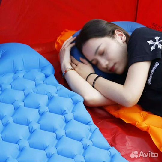 Туристический надувной матрасс подушкой