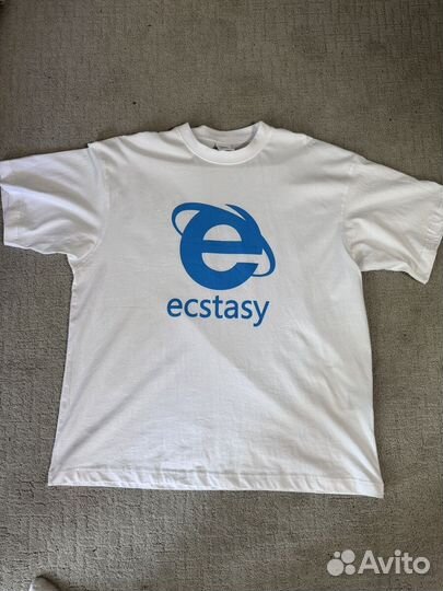 Футболка vetements