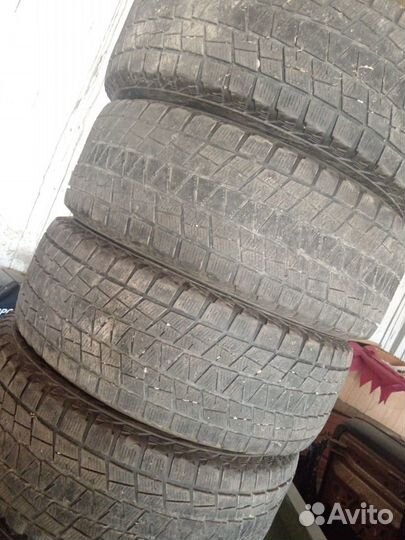 Bridgestone Blizzak DM-V1 275/65 R17