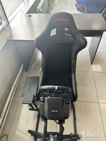 Кокпит для симрейсинга